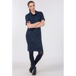Sukienka z motywem kwiatowym. Sukienki damskie Monnari, na co dzień, bez wzorów, z dekoltem na plecach, z krótkim rękawem, krótkie, mini. Za 111,60 zł.