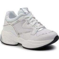 Sneakersy LIU JO - Jog 09 B69041 PX030 White 01111. Białe półbuty damskie Liu Jo, bez wzorów, ze skóry ekologicznej, bez obcasa, na płaskiej podeszwie, bez zapięcia. Za 799,00 zł.