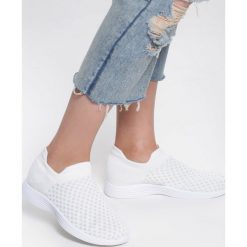 Białe Buty Sportowe Repertoire. Białe buty sportowe damskie Inny, bez wzorów, sportowe. Za 69,99 zł.
