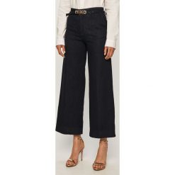 Pinko - Jeansy Peggy. Niebieskie jeansy damskie Pinko, z podwyższonym stanem. Za 749,90 zł.