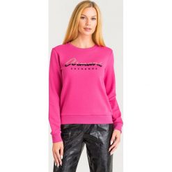 BLUZA Armani Exchange. Czerwone bluzy damskie Armani Exchange, s, z aplikacjami, z materiału, bez rękawów, bez kaptura. Za 251,40 zł.