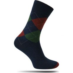 Modne Skarpetki Męskie Chattier - Czarne Tło, Kolorowe Romby SKCH0034classic. Czarne skarpetki męskie Chattier, bez wzorów, z bawełny. Za 12,90 zł.