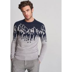 SWETER MĘSKI - Szary. Szare swetry męskie Reserved, xxl, bez wzorów, bez kołnierzyka, bez kaptura. Za 69,99 zł.