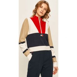 Tommy Jeans - Sweter. Niebieskie swetry damskie Tommy Jeans, s, bez wzorów, z poliesteru, z krótkim rękawem, krótkie, bez kaptura. Za 539,90 zł.