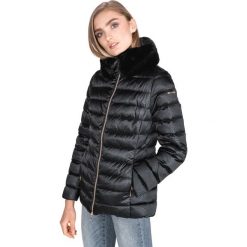 Geox Kurtka Czarny. Czarne kurtki damskie Geox, na jesień, bez wzorów, z materiału. Za 1238,95 zł.