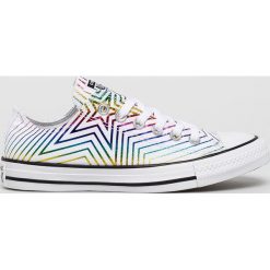 Converse - Tenisówki. Białe trampki i tenisówki damskie Converse, z gumy, na sznurówki. W wyprzedaży za 199,90 zł.