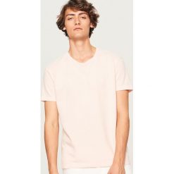 T-shirt - Różowy. Czerwone t-shirty męskie marki Reserved, l. W wyprzedaży za 29,99 zł.