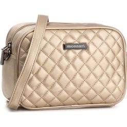 Torebka MONNARI - BAG6960-M23 Light Gold. Żółte torebki klasyczne damskie marki Monnari, ze skóry ekologicznej. W wyprzedaży za 109,00 zł.