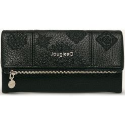 Desigual - Portfel. Białe portfele damskie Desigual, z haftami, z poliesteru. Za 249,90 zł.