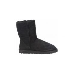 Śniegowce UGG Classic Short. Czarne buty zimowe damskie marki Ugg. Za 826,46 zł.