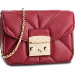 Torebka FURLA - Metropolis 993656 B BUT0 2Q0 Ciliegia d. Czerwone torebki klasyczne damskie Furla, bez wzorów, ze skóry, wizytowe, bez dodatków. W wyprzedaży za 749,00 zł.