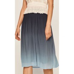 Vero Moda - Spódnica. Niebieskie spódniczki damskie Vero Moda, na co dzień, s, bez wzorów, z poliesteru, casualowe, z podwyższonym stanem, midi, proste. Za 189,90 zł.