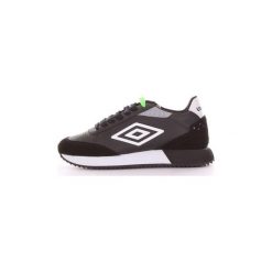 Buty Umbro RUNNING. Brązowe trampki męskie Umbro, bez wzorów, bez zapięcia. Za 474,27 zł.