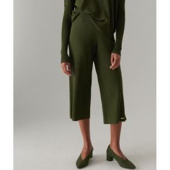Dzianinowe spodnie culotte - Khaki. Brązowe spodnie damskie Mohito, s, z dzianiny. W wyprzedaży za 29,99 zł.
