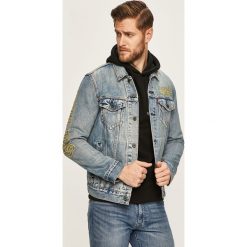 Levi's - Kurtka jeansowa x Star Wars. Niebieskie płaszcze męskie Levi's®, s, z motywem z bajki, z bawełny, retro, krótkie, bez kaptura. W wyprzedaży za 249,90 zł.