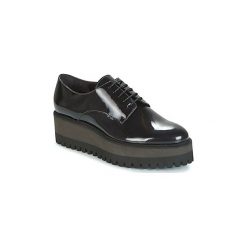 Derby Sweet Lemon LATZA. Czarne półbuty damskie Sweet Lemon, bez wzorów, bez obcasa, bez zapięcia. Za 374,50 zł.