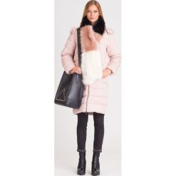 KURTKA ARMANI EXCHANGE PIKOWANA. Różowe kurtki damskie Armani Exchange, s, bez wzorów, z włókna, bez kaptura. Za 714,50 zł.