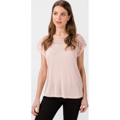 Vero Moda Sofia Top Różowy. Różowe bluzki damskie Vero Moda, s, w koronkowe wzory, z poliesteru, bez kołnierzyka. Za 87,95 zł.