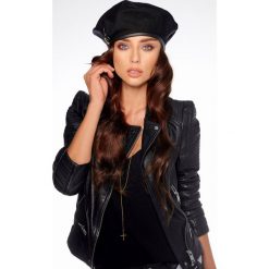 Beret z guziczkami czarny. Czarne berety damskie Lemoniade, bez wzorów, z wełny. Za 99,90 zł.