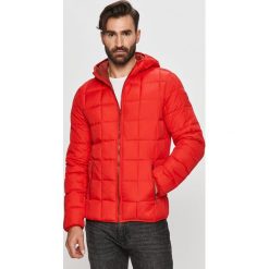Wrangler - Kurtka. Czerwone płaszcze męskie Wrangler, xl, bez wzorów, z poliesteru, krótkie, z kapturem. Za 439,90 zł.