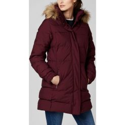 Helly Hansen Kurtka Czerwony. Czerwone kurtki damskie Helly Hansen, xs, bez wzorów, z poliesteru, bez kaptura, primaloft. Za 1033,95 zł.