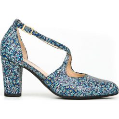 Kolorowe czółenka ze skrzyżowanymi paskami - skóra naturalna - model 1286 - motyw etniczny. Czółenka damskie Zapato, w paski, ze skóry, bez obcasa. W wyprzedaży za 247,20 zł.