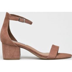 Steve Madden - Sandały Irenee. Brązowe sandały damskie Steve Madden, bez wzorów, ze skóry, z okrągłym noskiem, bez obcasa, na obcasie, na klamry. W wyprzedaży za 299,90 zł.