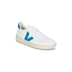 Buty Veja V-10. Białe trampki męskie Veja, bez wzorów, bez zapięcia. Za 539,00 zł.