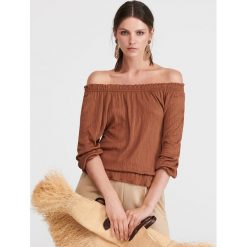 Bluzka hiszpanka - Brązowy. Pomarańczowe bluzki damskie Reserved, s, bez wzorów, bez kołnierzyka, bez rękawów. Za 59,99 zł.