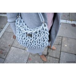 Sznurkowa torebka - kolor vintage denim. Niebieskie torebki klasyczne damskie Pakamera, bez wzorów, z denimu, retro, na ramię, bez dodatków. Za 169,00 zł.