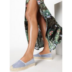 Jasnoniebieskie Espadryle Selfoss. Niebieskie espadryle damskie Born2be, bez wzorów, bez obcasa. W wyprzedaży za 89,99 zł.