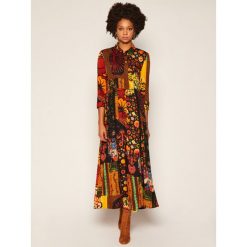 Sukienka koszulowa Desigual Turin 20WWVW91. Sukienki damskie Desigual, l, bez wzorów, z koszulowym kołnierzykiem, bez rękawów, koszulowe. Za 649,00 zł.