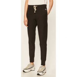 Champion - Spodnie. Czarne spodnie damskie Champion, s, z elastanu. Za 289,90 zł.