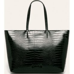 Calvin Klein - Torebka. Czarne torby damskie na zakupy Calvin Klein, bez wzorów, ze skóry ekologicznej, na ramię, bez dodatków. W wyprzedaży za 579,90 zł.