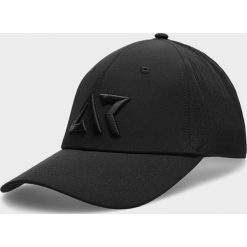 Czapka z daszkiem męska. Czapki męskie w paski, z dzianiny. Za 79,99 zł.