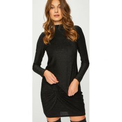Answear - Bluzka. Czarne bluzki damskie ANSWEAR, na co dzień, s, bez wzorów, z poliesteru, casualowe, z golfem, bez rękawów. W wyprzedaży za 99,90 zł.