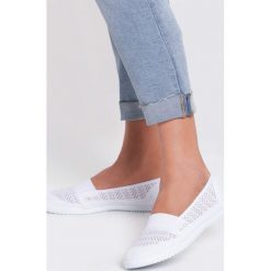 Białe Tenisówki Touch Off. Białe trampki i tenisówki damskie marki Inny, bez wzorów, bez zapięcia. Za 39,99 zł.