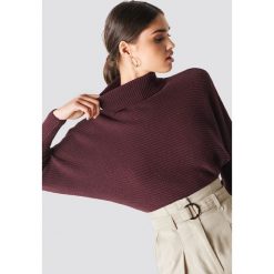 NA-KD Sweter z dzianiny z wywijanym golfem - Red. Czerwone golfy damskie marki NA-KD, z dzianiny. Za 121,95 zł.