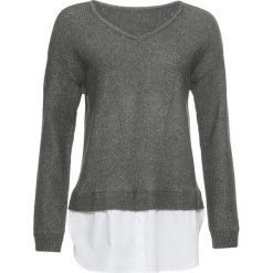 Sweter z koszulową wstawką bonprix szaro-zielony melanż. Szare swetry klasyczne damskie bonprix, z dekoltem w serek. Za 59,99 zł.