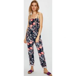 Vero Moda - Kombinezon. Niebieskie kombinezony damskie marki Vero Moda, s, bez wzorów, z wiskozy, bez kołnierzyka, bez rękawów. W wyprzedaży za 69,90 zł.