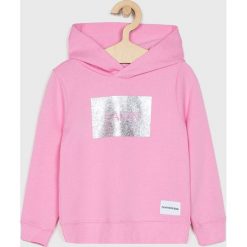 Calvin Klein Jeans - Bluza dziecięca 104-176 cm. Różowe bluzy dziewczęce Calvin Klein Jeans, z nadrukiem, z bawełny, bez rękawów, z kapturem. Za 299,90 zł.