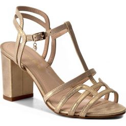 Sandały SOLO FEMME - 82420-13-F09/000-07-00 Złoty. Żółte klapki damskie Solo Femme, bez wzorów, ze skóry, bez obcasa, na obcasie. W wyprzedaży za 229,00 zł.