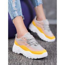 Kolorowe sneakersy. Sneakersy damskie SHELOVET, ze skóry ekologicznej. Za 69,00 zł.