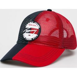 Tommy Jeans - Czapka. Niebieskie czapki męskie Tommy Jeans, bez wzorów, z bawełny. Za 179,90 zł.