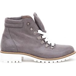Botki - skóra naturalna - model 476 - kolor szary. Szare botki damskie Zapato, na zimę, z jeansu, eleganckie, za kostkę, bez obcasa, na obcasie, na sznurówki. W wyprzedaży za 299,25 zł.