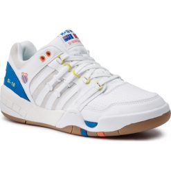 Sneakersy K-SWISS - Intl Heritage 5823-103-M Wht/DrCtBlu/Vborg. Białe sneakersy męskie K-SWISS, na co dzień, bez wzorów, ze skóry, bez zapięcia. Za 549,00 zł.