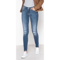 Dżinsy skinny. Niebieskie rurki damskie marki ONLY, z standardowym stanem. Za 176,36 zł.
