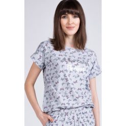 Góra od piżamy w motyle. Szare piżamy damskie Monnari, l, bez wzorów, z bawełny, z krótkim rękawem. W wyprzedaży za 39,95 zł.