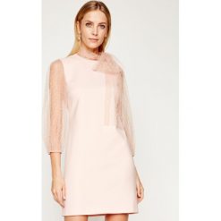Sukienka koktajlowa Red Valentino TR3VAL95. Czarne sukienki damskie Red Valentino, bez wzorów, z elastanu, wizytowe, bez kołnierzyka, bez rękawów. W wyprzedaży za 1259,00 zł.