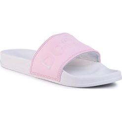 Klapki DC - Girl's Dc Slide ADGL100008 (GP2). Różowe klapki damskie DC, bez wzorów, ze skóry ekologicznej, bez obcasa. W wyprzedaży za 69,00 zł.